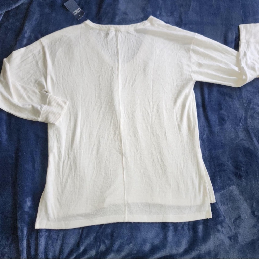 Abercrombie and Fitch Boyfriend Tee size Medium NWT - Picture 2 of 5